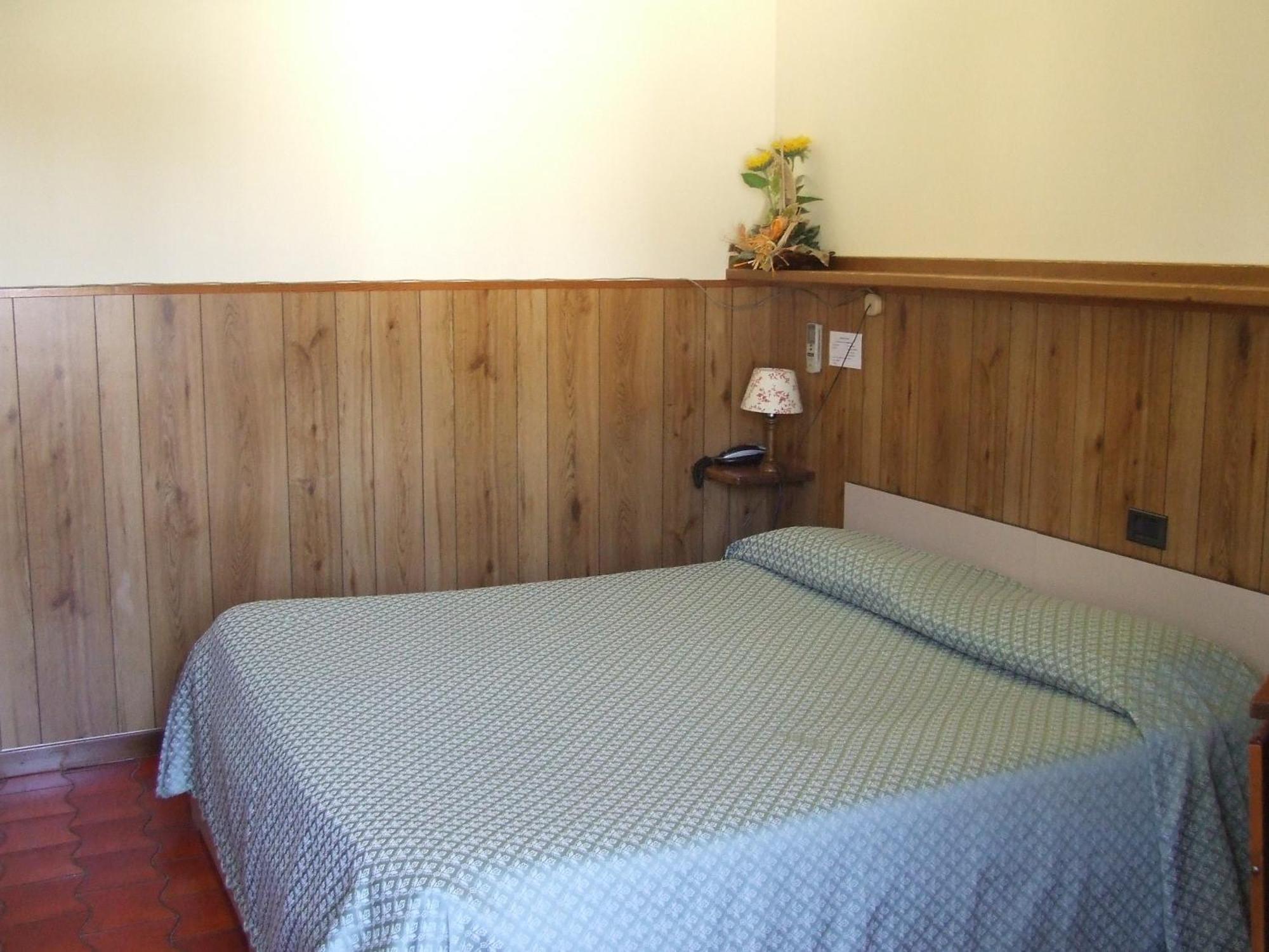 Albergo Il Cochino Montale  Luaran gambar