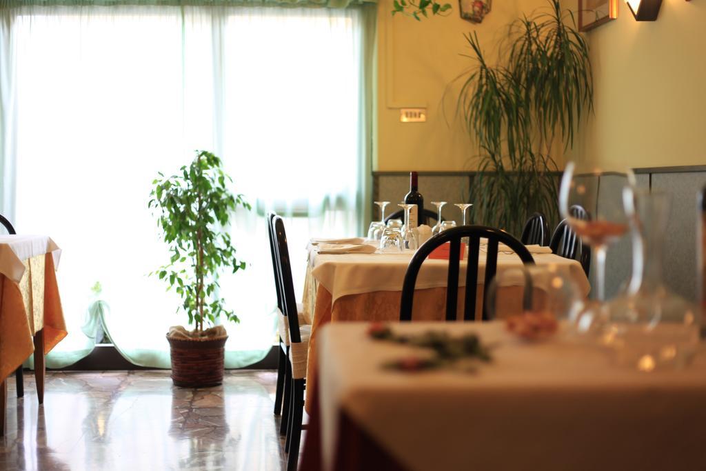 Albergo Il Cochino Montale  Luaran gambar