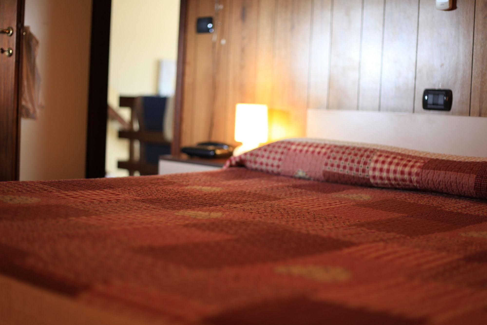 Albergo Il Cochino Montale  Luaran gambar