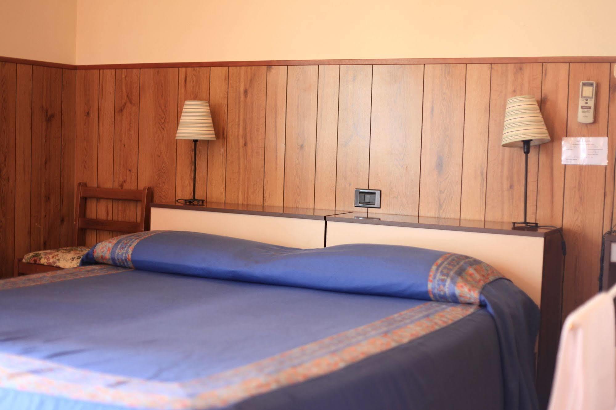 Albergo Il Cochino Montale  Luaran gambar